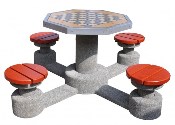 Stolik betonowy do gry w szachy omioktny